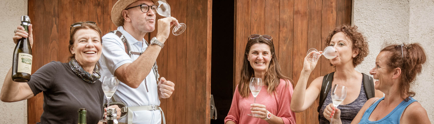 Prosecco Verkostung im Weinkeller, unterwegs auf der Wanderung